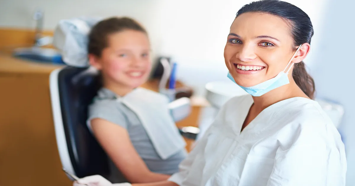 Dentista em consultório odontológico em São José dos Campos · PleniHub Contabilidade para Dentistas