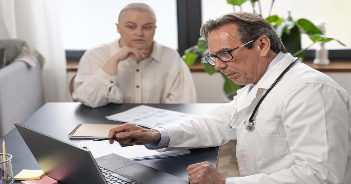 Médico PJ fazendo planejamento tributário completo em 2026