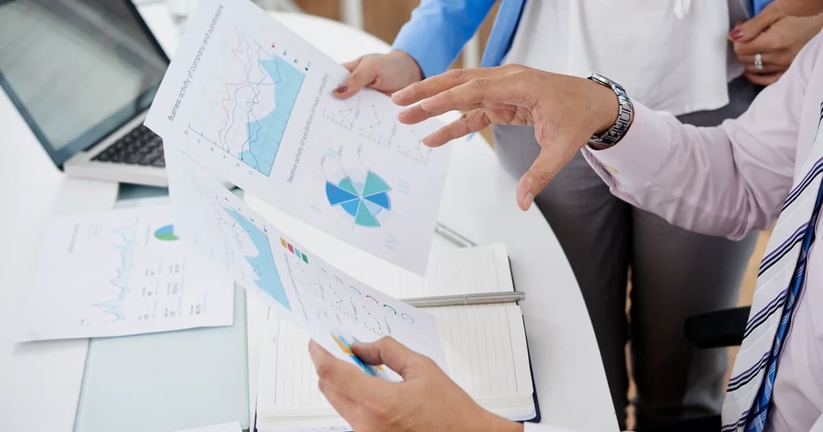 Painel mensal com os indicadores financeiros de uma clínica médica · PleniHub Contabilidade